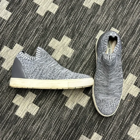 Steve Madden Size 7 Slip On Shoes Gray - Picture 1 of 5